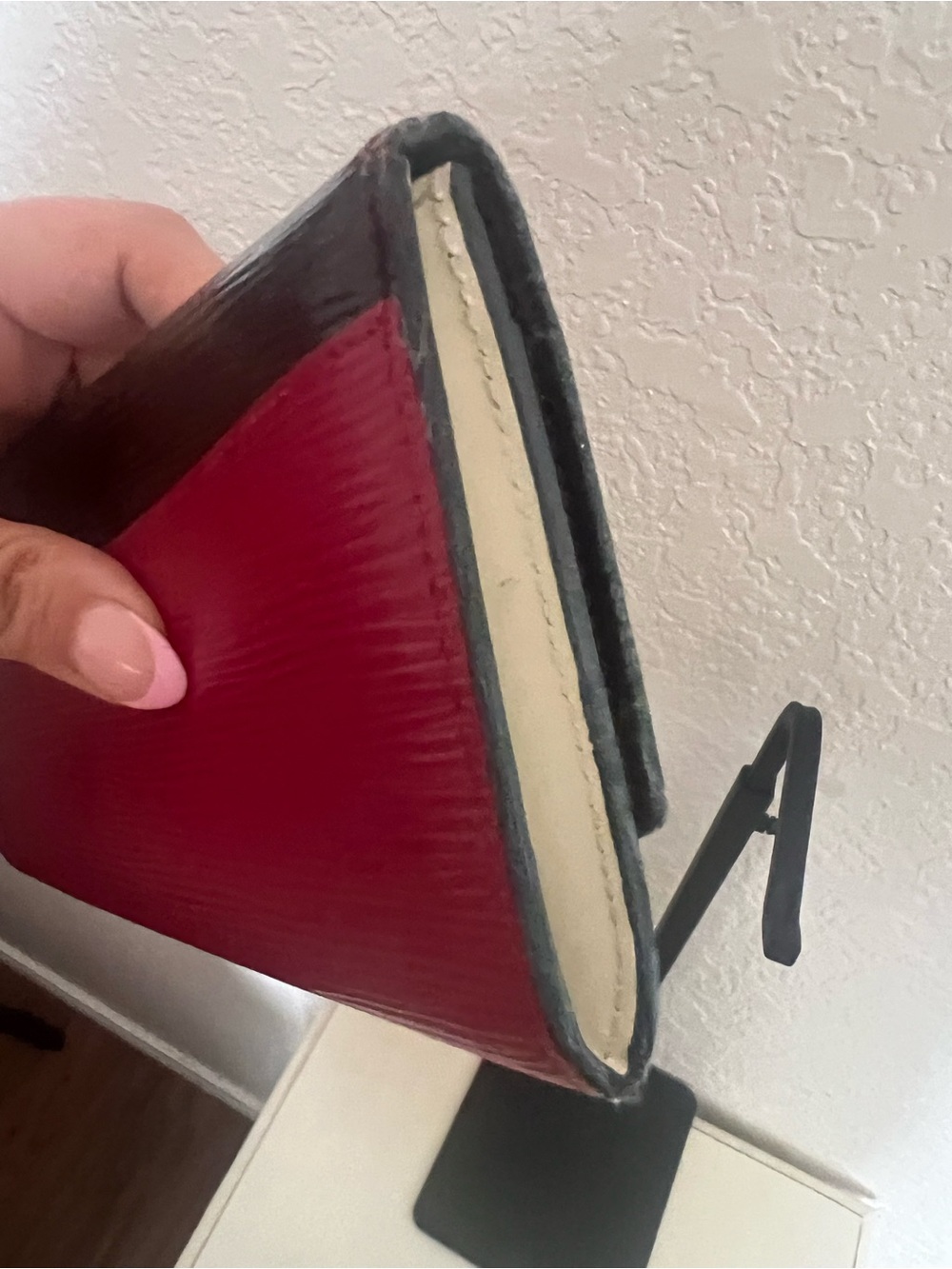 Louis Vuitton Two-Tone Wallet in Burgundy with Cream Trim - Picture 4 of 6